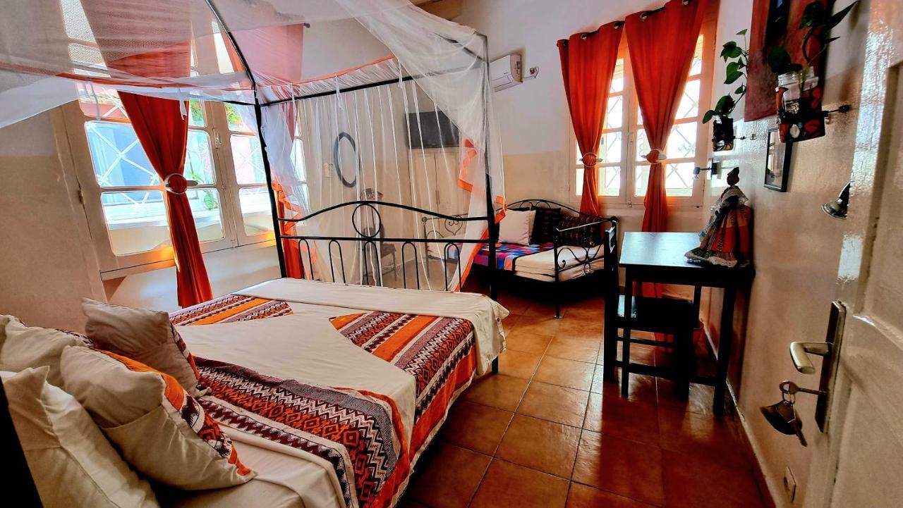 Chez Coumbis Bed and Breakfast Gorée Eksteriør billede